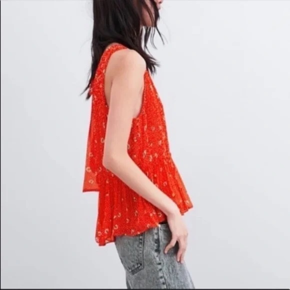 ZARA Red Floral Daisy Printed Pleated Sleeveless Blouse V-Neck Top Size Small - Picture 3 of 14